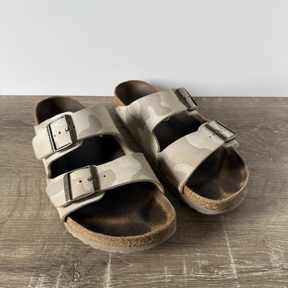 Birkenstock Arizona Sandals Women's Size 9.5 EU 40 Camo Double Strap Buckle Shoe